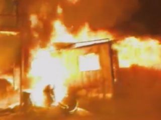 Hatay'da işçilerin kaldığı konteyner yatakhane yandı