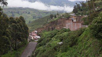 Ekvador'da heyelan faciasında 3'üncü gün! Ölü sayısı 21 oldu