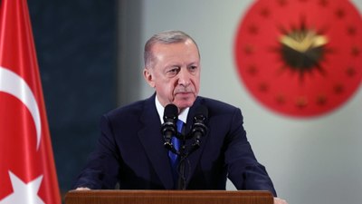 TBMM Başkanı Numan Kurtulmuş'u tebrik etti