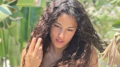 Cansu Tosun yoga yaptı