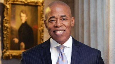 New York Belediye Başkanı Adams, manavı ziyaret etti