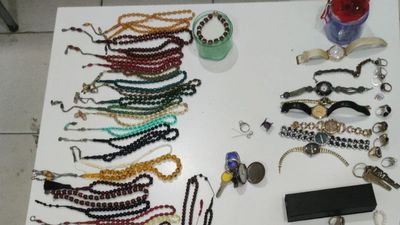Büyükçekmece'de hırsız, imamın evinden tespih çaldı