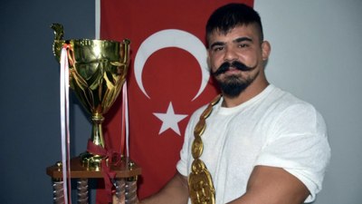 Başpehlivan Cengizhan Şimşek'in derecesi geri alındı