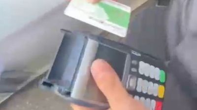 Rize'de düğünde POS cihazı ile bahşiş alma kamerada