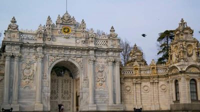 Dolmabahçe Sarayı zirayet saatleri 2022: 10 Kasım'da Dolmabahçe açık mı?