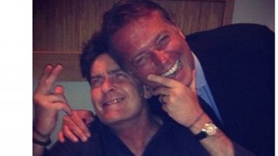 Cem Uzan Charlie Sheen ile fotoğraf paylaştı