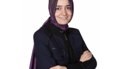 Fatma Betül Sayan kimdir