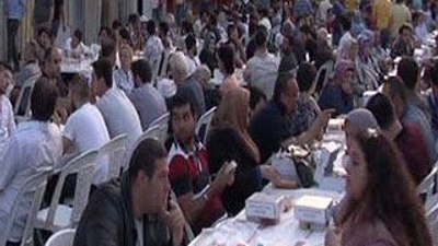 Fatih Belediyesi'nden teröre karşı birlik iftarı