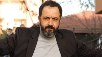 Mehmet Özgür kimdir?