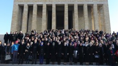 AK Partili kadın milletvekilleri Anıtkabir'de