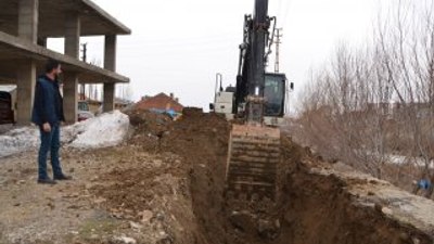 Yüksekova'da içme suyu hattı yenileniyor