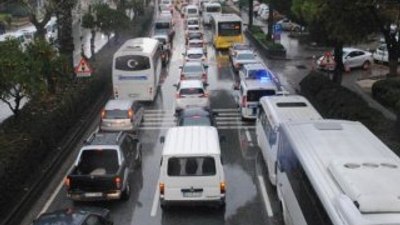 Aydın'da trafik yoğunluğu ciddi boyutlara ulaştı