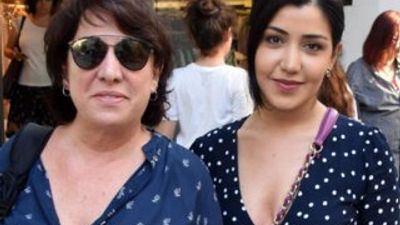 Oya Başar kızıyla görüntülendi