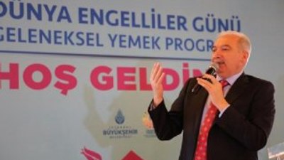 Başkan Mevlüt Uysal, engelliler ile yemekte buluştu