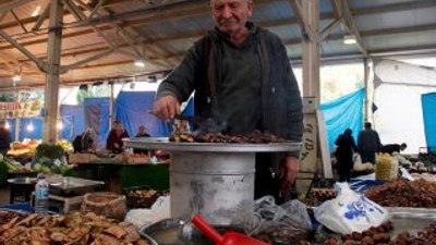 Köy pazarında yörede yetişmeyen ürünler satılmıyor