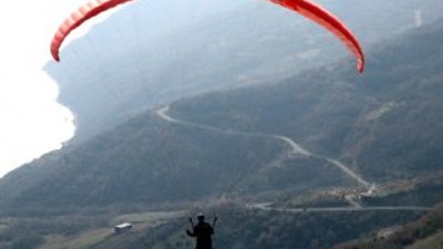 Tekirdağ yamaç paraşütü yapmak isteyenleri ağırlıyor