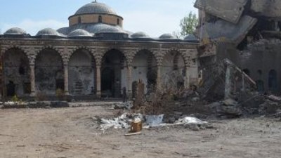 PKK'nın yaktığı cami ibadete açıldı