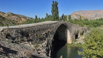 Tarihi Altın Köprü'nün restorasyonu tamamlandı