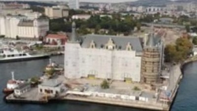 Haydarpaşa Garı'nın sembol saati yerine koyuldu