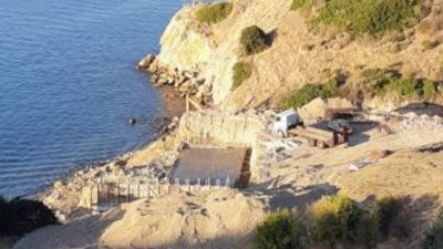 Karaburun'da sit alanına yapılan inşaat yarın yıkılacak