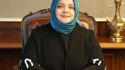 Zehra Zümrüt Selçuk kimdir