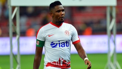 Racing Murcia futbolu bırakan Eto'o'ya transfer teklifi yaptı