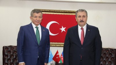 Davutoğlu, Mustafa Destici'yi ziyaret etti