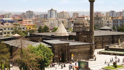 Kayseri'deki Selçuklu eseri külliye, 783 yıldır ayakta  