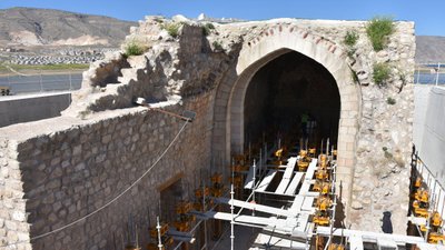 Hasankeyf'teki 692 yıllık Küçük Saray yükseltiliyor