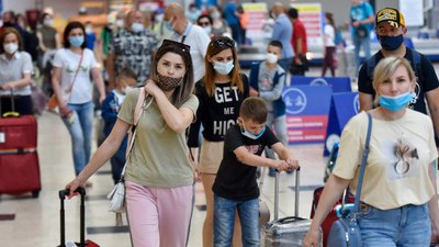 Antalya'da Ruslar, hava trafiğini yüzde 45 artırdı