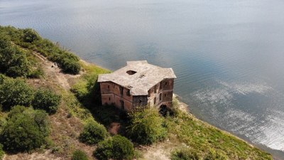 Pendik’te tarihi konak definecilerin hedefi oldu