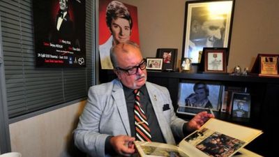 Zeki Müren'in yeğenleri: Dayımıza anıt mezar sözü tutulmadı