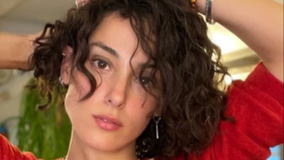 Cansu Tosun saçlarını kesti