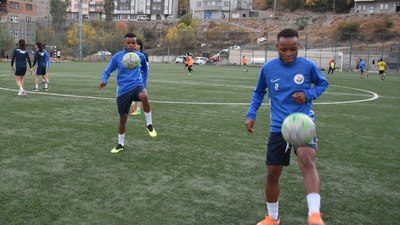 Hakkari'nin Afrikalı kadın futbolcuları