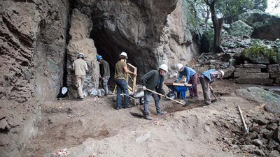 İzmir'de mağarada 14 bin yıl öncesine ait insan izleri bulundu