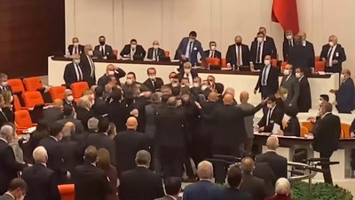 Meclis'te CHP'nin Süleyman Soylu'ya sataşmasıyla yumruklu kavga çıktı