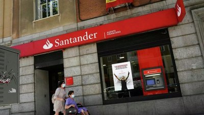 İspanyol Santander Bankası, müşterilerine yanlışlıkla 130 milyon sterlin dağıttı