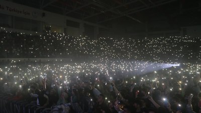 Oğuzhan Koç memleketinde konser verdi