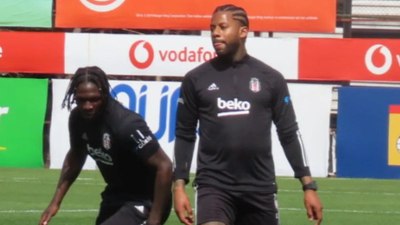 Jeremain Lens'in göbeği tepki topladı