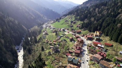 Ayder Yaylası, her bayram gibi bu bayramda da tam kapasite doldu