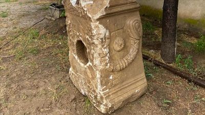 Eskişehir'de bir çiftçi tarlasında arkeolojik tarihi eser buldu