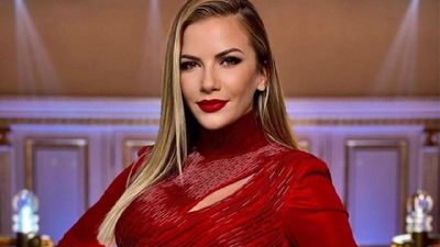 İvana Sert tatil pozlarıyla gençlere meydan okudu!