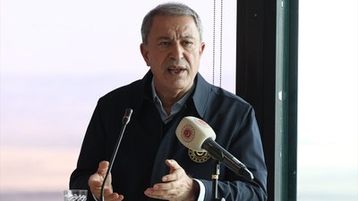 Bakan Akar: Yunanistan'la sorunları diyalogla çözmekte ısrarlıyız