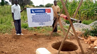 Kardeş Eli Derneği Bartın Amasra’ da hayatını kaybeden maden şehitlerini anısına su kuyusu açtı