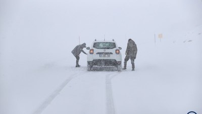 Van ve Hakkari'de kar etkili oldu