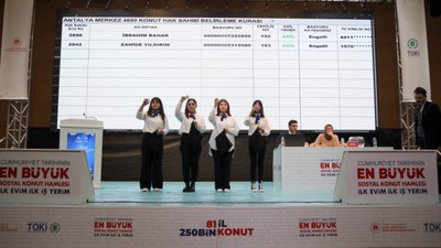 Antalya'da TOKİ kura heyecanı başladı