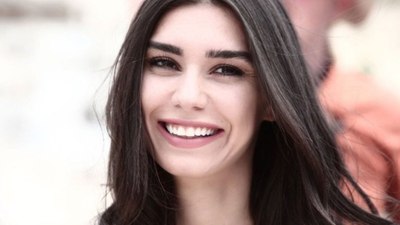 Burcu Kıratlı'nın tesettürlü hali gündeme oturdu! Gören bakmalara doyamadı: "Nasıl tatlı olmuş"