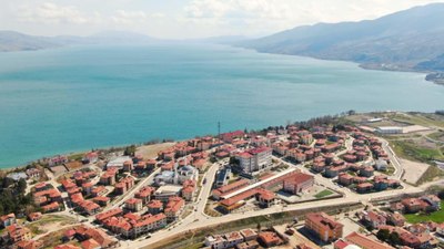 Elazığ'da göl manzaralı deprem konutları dikkat çekiyor