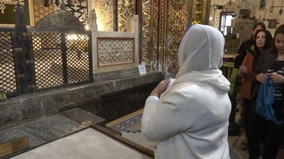 Selvi Kılıçdaroğlu, Konya'da Mevlana Müzesi'ni ziyaret etti