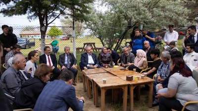 TBMM Başkanı Mustafa Şentop, Tekirdağ'da konaklama kararına son verilen depremzedeleri ziyaret etti